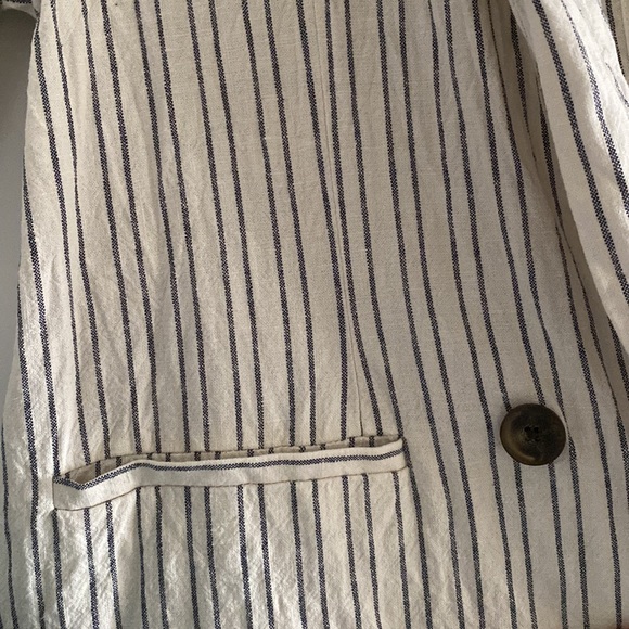 Linen Blazer - Picture 3 of 6